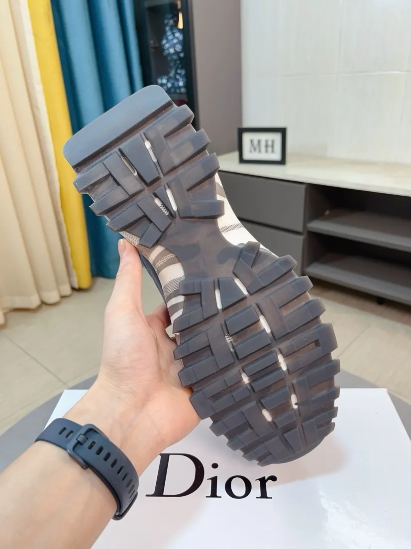 Men's men's shoes 💰458🌹🌹【Dior】Best-selling official website world premiere🔝High-end men's shoes brand official website latest series: The upper is made of imported cowhide with specially designed fabrics➕Mesh breathable lining. Make walking more convenient and comfortable! Compared with the official quality, Midea’s 1:1 replica. Create a fashionable personality to set off your uniqueness! A must-have for trendy men! Classic style. Men's sizes: 38-44.
